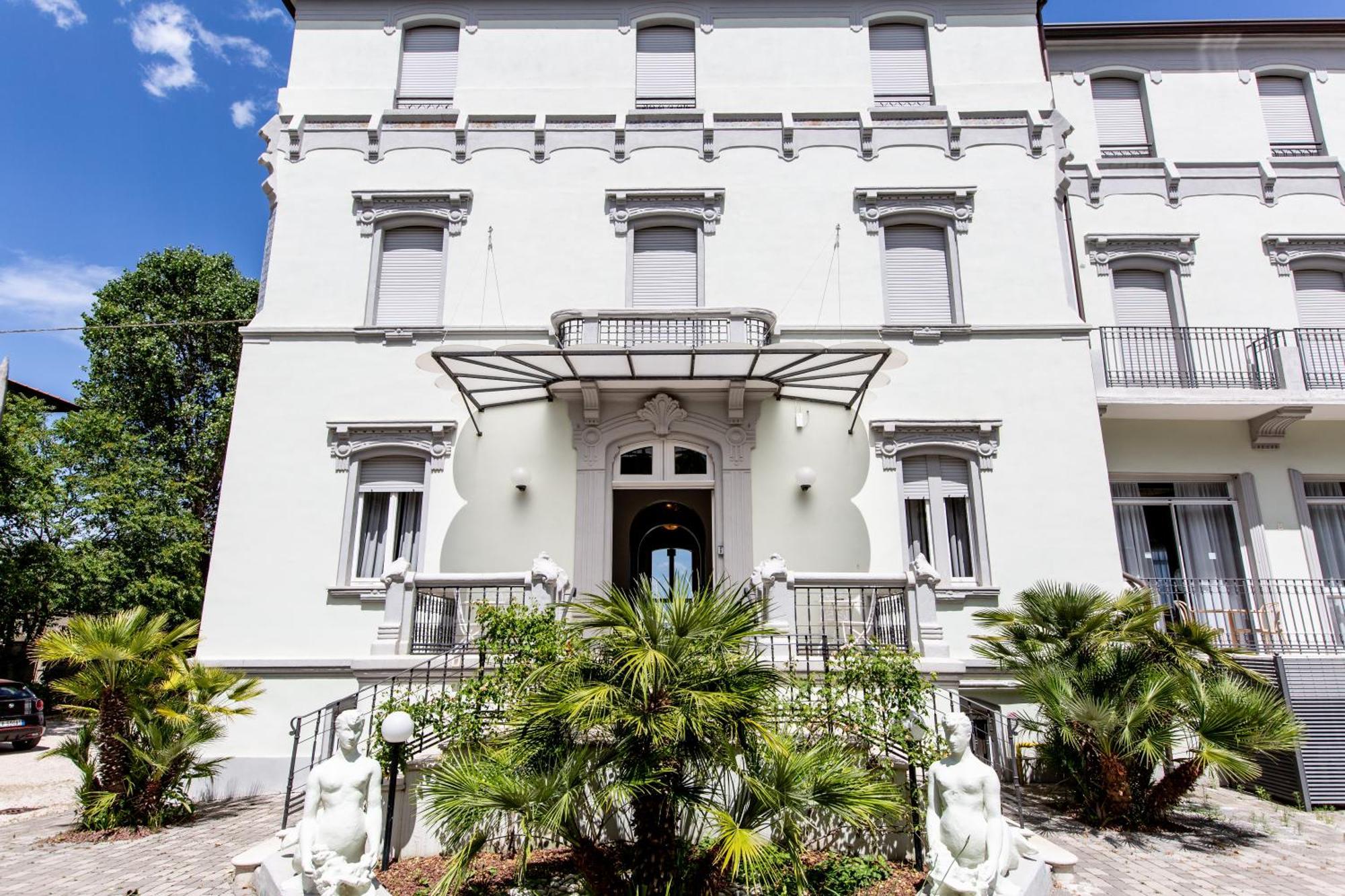 Hotel Belvedere Римини Экстерьер фото