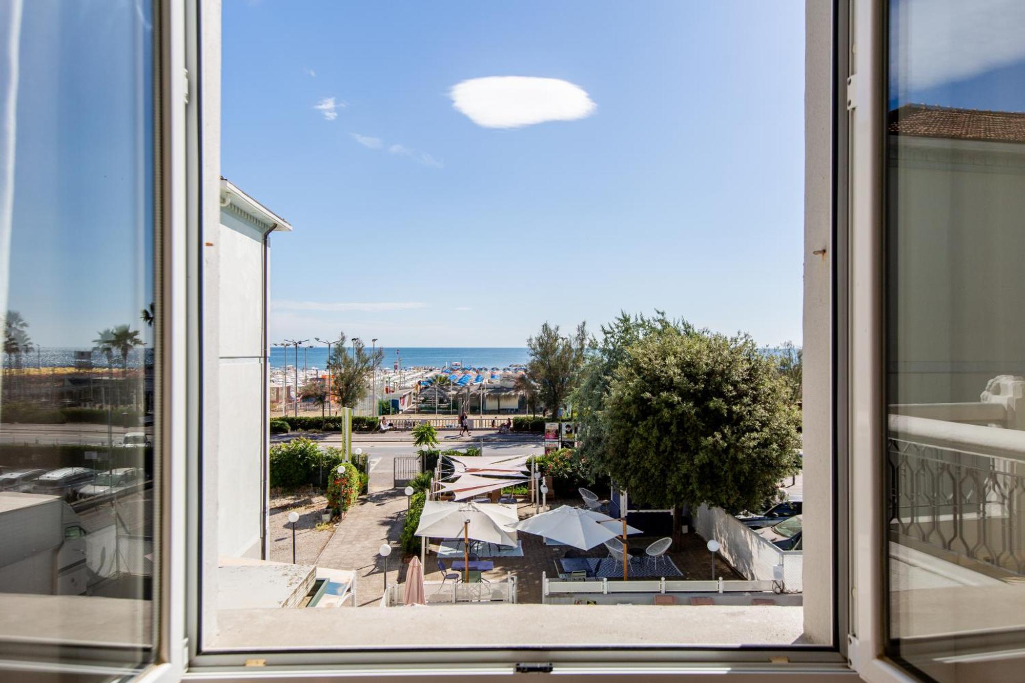 Hotel Belvedere Римини Экстерьер фото