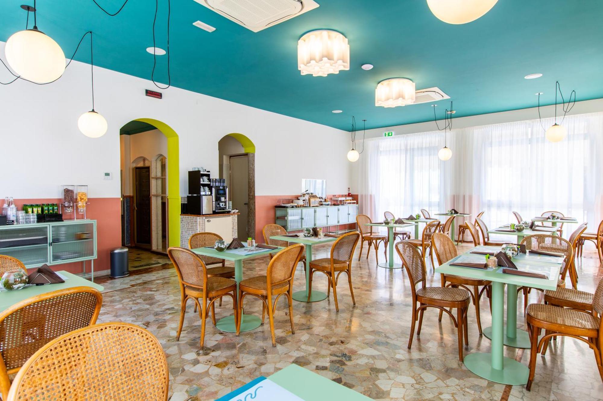 Hotel Belvedere Римини Экстерьер фото