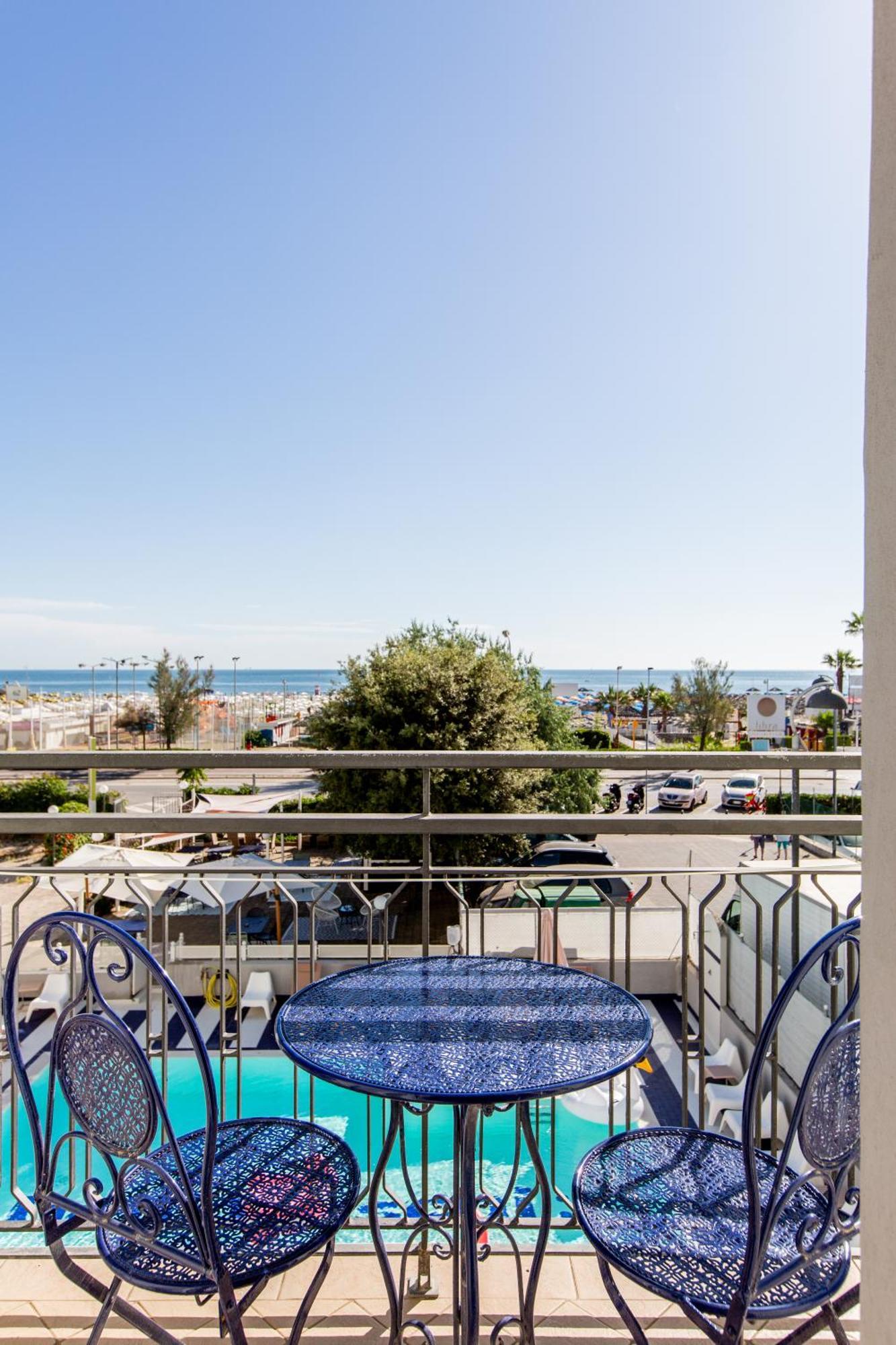 Hotel Belvedere Римини Экстерьер фото